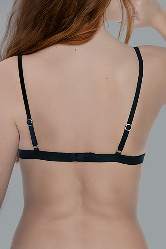 elegantly slim adjustable shoulder straps and underbust band