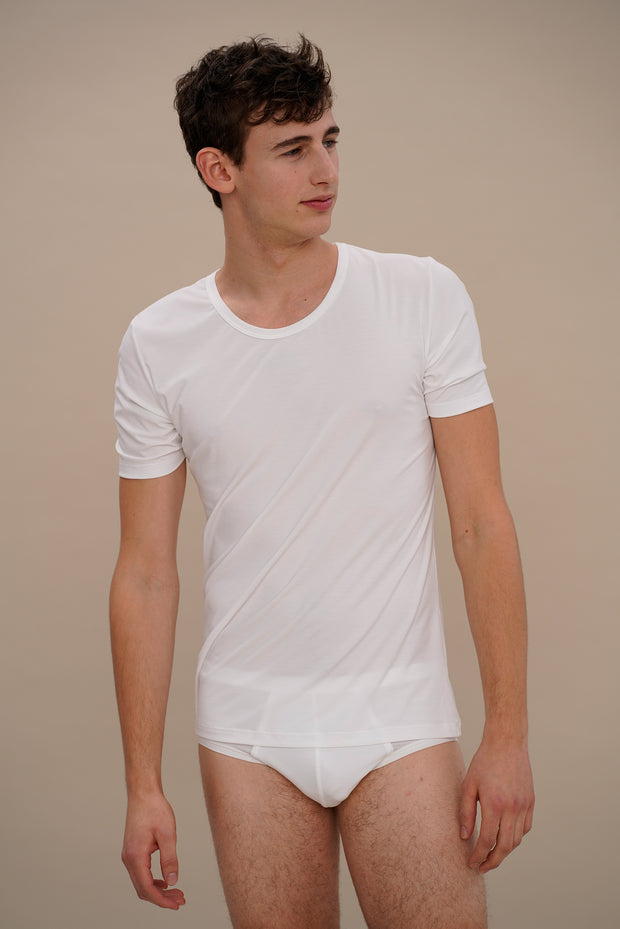 Classic gentlemens underwear set in white for a reduced prize